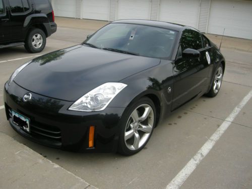 Nissan 350z 2008 1 owner low miles!