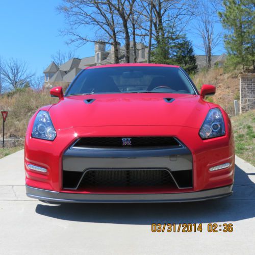 2014 nissan gt-r premium black edition coupe - red  - mint condition