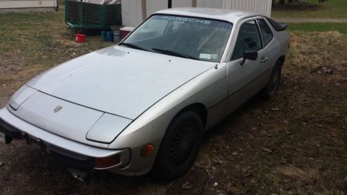 1977 porsche 924 base coupe 2-door 2.0l with digifant ignition