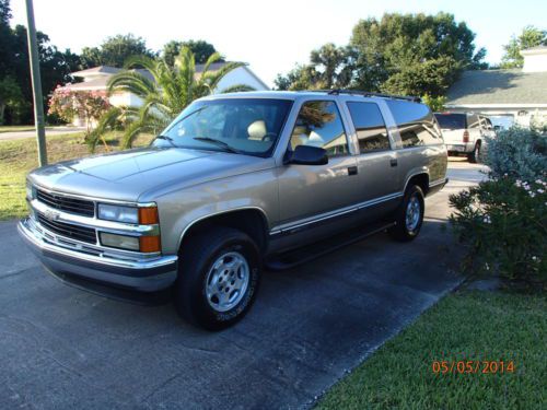 1 owner 1999 chevy suburban k1500 4x4 lt  83.500 miles &amp; in very good condition!
