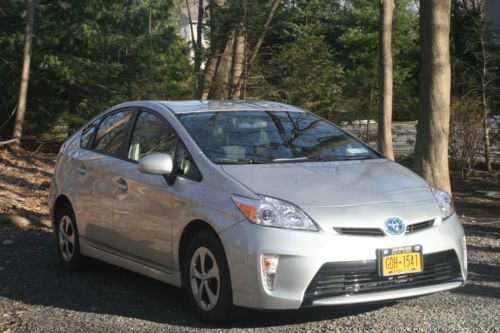 2013 toyota prius 5231 miles only!!! model prius two almost new!!!