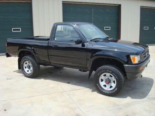 1993 toyota tacoma 4x4 22re 4 cylinder 5 speed low miles