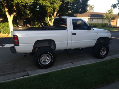 Custom - fully loaded 2001 dodge ram truck