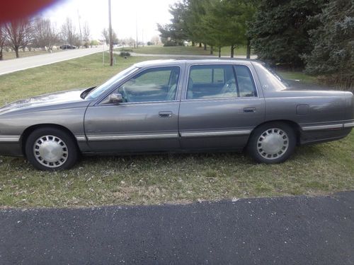 1998 cadillac deville v8 4door sedan 97782 miles in good condition 19mpg average