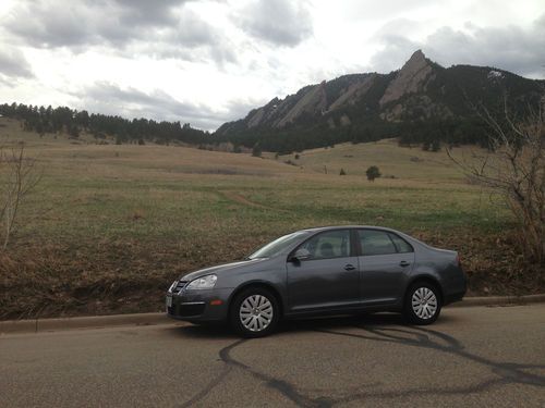 2010 vw jetta 2.5 s only 26000 miles
