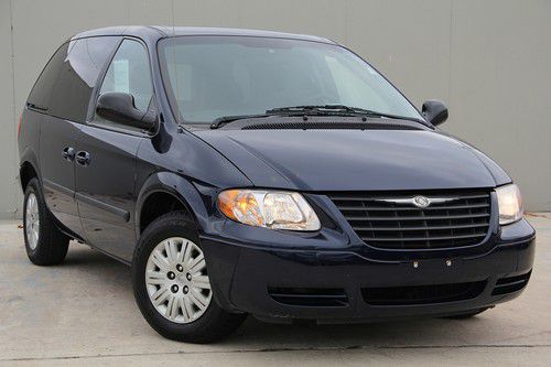 2006 town and country clean tx vehicle,rust free,low miles