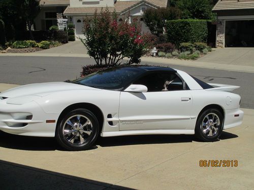 Trans am 1998 hatchback white with taupe interior  81,000 miles garaged