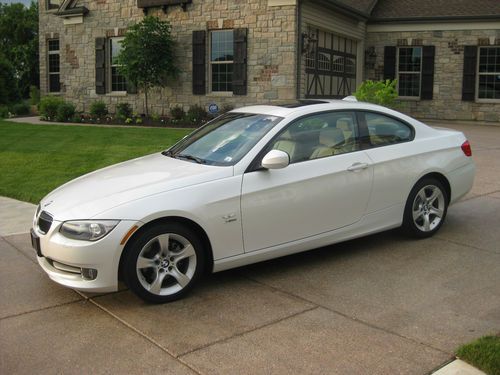 2011 all wheel drive  bmw 328i xdrive premium package  msrp $45,150.00  perfect!