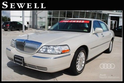 2004 lincoln town car ultimate one owner houston texas super clean