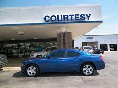 One owner blue hemi r/t 368 horsepower 4-wheel 5.7 liter v8 engine w/ carfax rpt