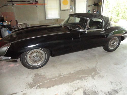 Jaguar xke 1966 e-type 4.2 roadster series 1