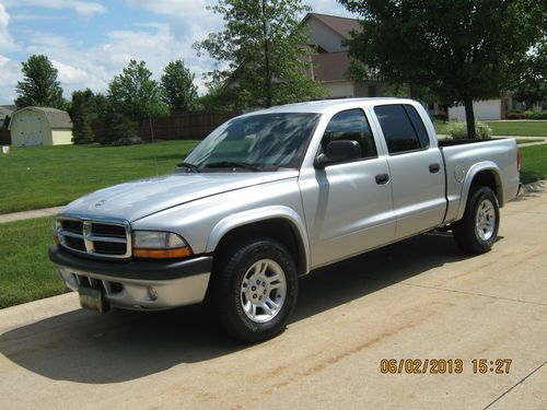 2003 dodge dakota quad cab silver rwd, 3.9 liter, 4 door, full power, nice!!