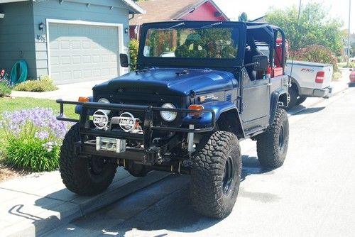 1971 toyota fj40 landcruiser - (street legal rock crawler)