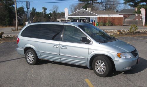 2002 chrysler town and country lxi