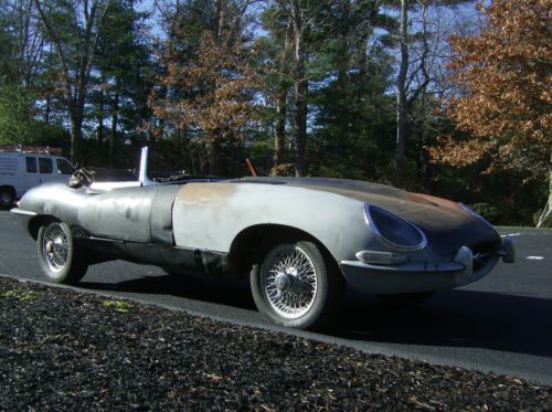 Jaguar 1962 series i 3.8 liter e-type roadster