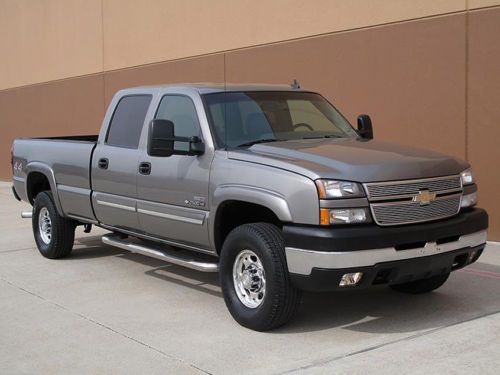 06 chevy silverado 2500 4x4 diesel 6.6l crew cab lt3 long bed tv/dvd roof 1owner