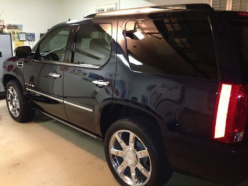 2008 cadillac escalade awd 6.2l just 30k miles, still under 4yr/50k warranty