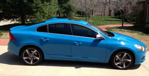 2012 volvo s60 t6 r-design awd -  325bhp sport sedan  -  rebel blue