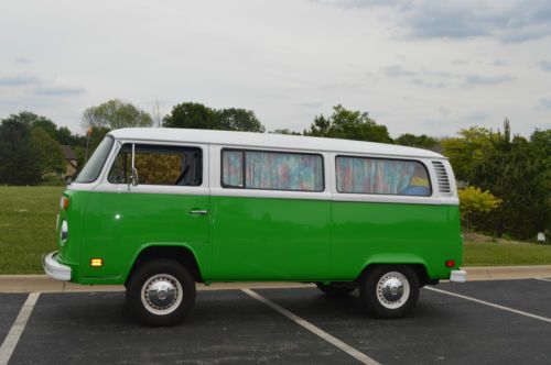 Beautifully restored 1974 lime green vw bus/vanagon 1.8l