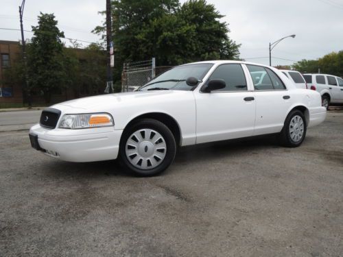 White p71 ex police 78k miles 767 engine hrs pw pl cruise am/fm cd nice