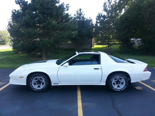 1982 Camaro Z28 - T-Tops - 4 Speed Manual Trans. 305 V8 - Carbeurated, image 4