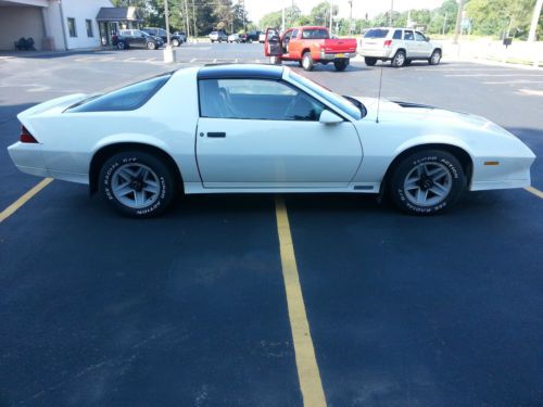 1982 Camaro Z28 - T-Tops - 4 Speed Manual Trans. 305 V8 - Carbeurated, image 10