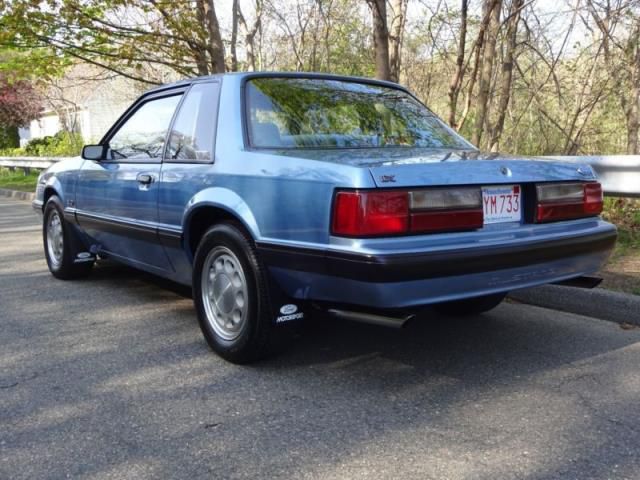 Ford: mustang notchback