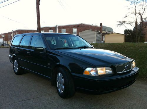 1999 volvo v70 base wagon 4-door 2.4l  strong and clean