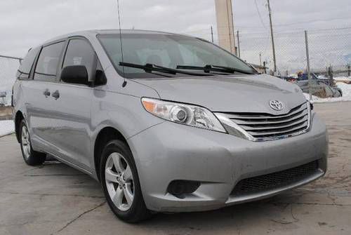 2011 toyota sienna damaged salvage good airbags priced to sell wont last l@@k!!