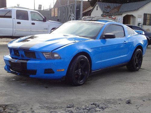2010 ford mustang premium coupe damaged salvage runs! nice color low miles l@@k!