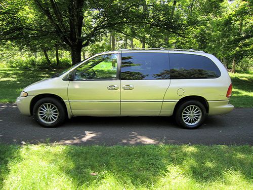 2000 chrysler town and country limited with no reserve