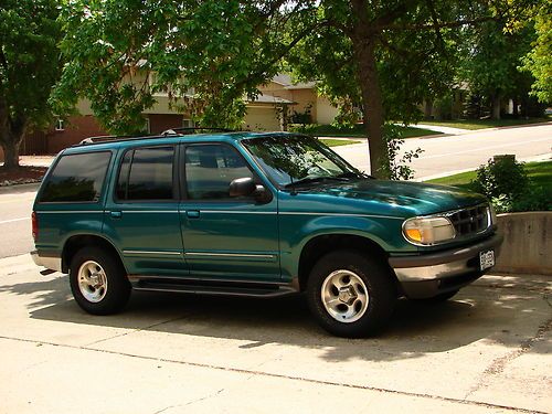1998 ford explorer xlt sport utility 4-door 4.0l dark green