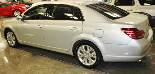 2010 toyota avalon xls sedan only 11k silver/gray lthr very low miles