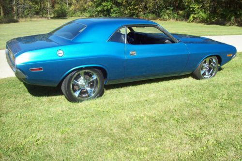 1970 dodge challenger recently painted, rebuilt 440 engine. this car runs great!