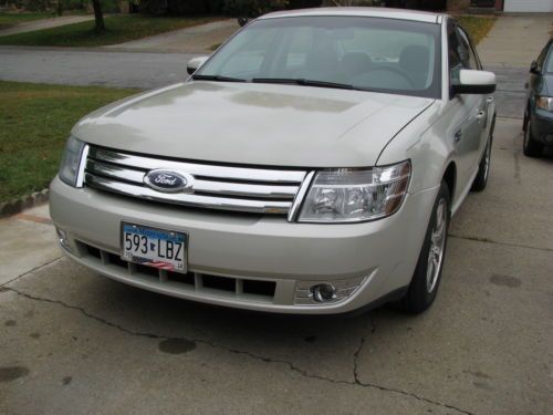 2008 ford taurus - mint condition - beautiful car!
