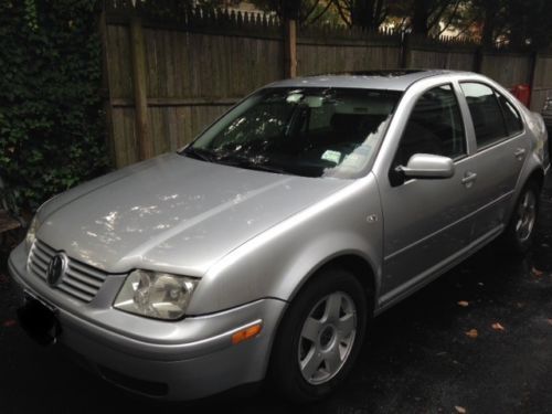 Relocating - car must go - 2002 vw jetta - great commuter car