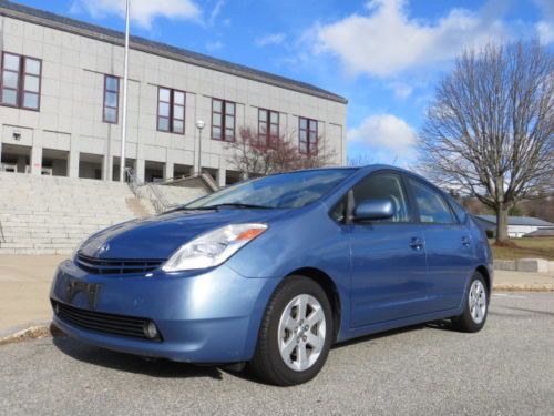 Two owner blue hyprid navigation keyless bluetooth new tires 50 mpg