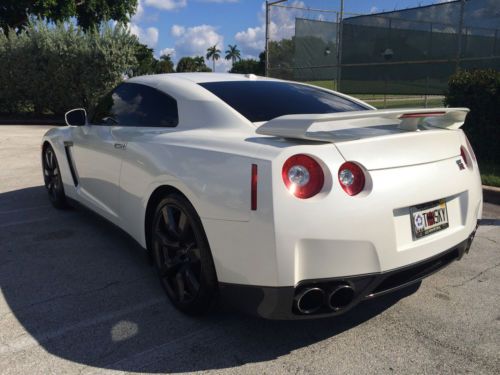 2010 white nissan gt-r premium extended warranty and 2013 transmission!