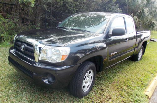 2006 toyota tacoma, sr5 package, access cab pickup 4-door 2.7l with tonneau