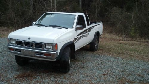 1997 nissan pickup xe extended cab pickup 2-door 2.4l