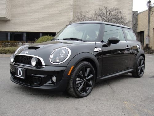 2013 mini cooper s hardtop, loaded with options, only 5,927 miles