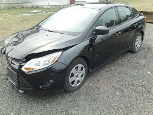 No reserve 2012 ford focus s sedan 5 speed manual wrecked rebuildable salvage