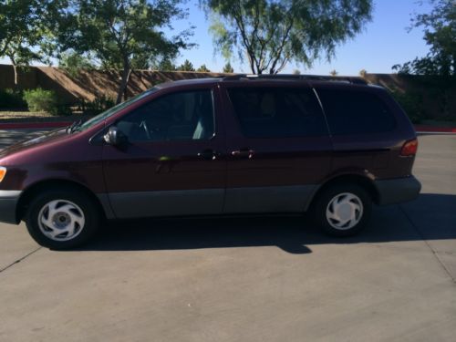 1999 toyota sienna le 118,000 miles only no reserve fully loaded