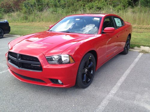 2013 dodge charger 4dr sdn sxt rwd