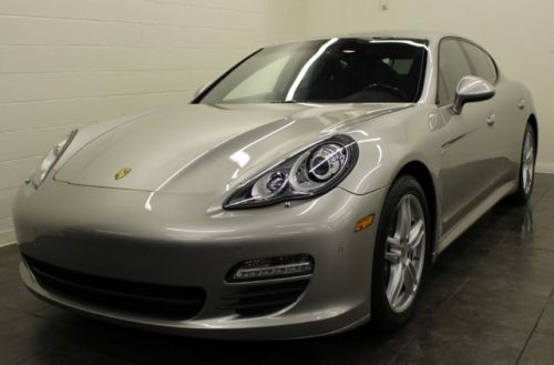 Panamera navigation heated leather rear camera power sunroof 17k miles 1 owner