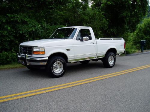 1994 ford f-150 xlt lariat 4x4 .. one of the best .... garage kept .. must see.