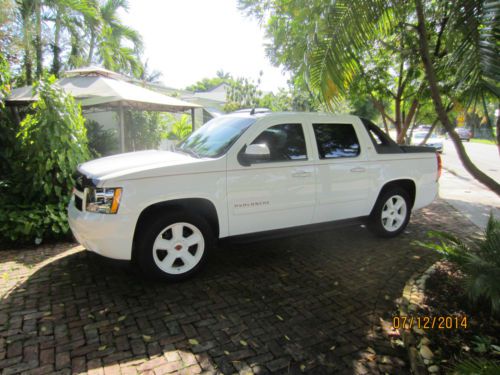 Chevy avalanche w/harley trim, low miles, very clean