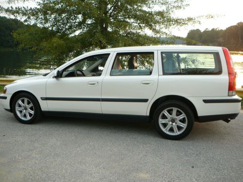 2002 volvo v70 station wagon fwd clean carfax new tires excellent conditon