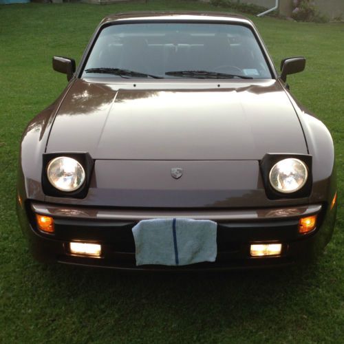 1983 porsche 944 base coupe 2-door 2.5l