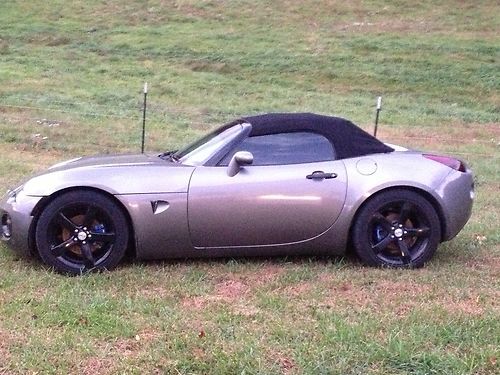 2006 pontiac solstice base convertible 2-door 2.4l lowered blacked out